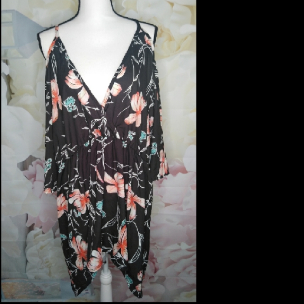 NWOT Cold Shoulder Floral Blouse